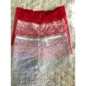 NEW Womens Lacy Panties Chuns Large‎